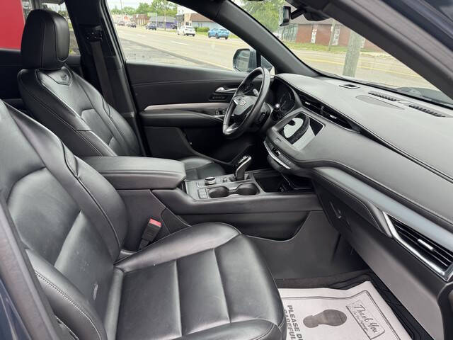 2020 Cadillac XT4 Premium Luxury