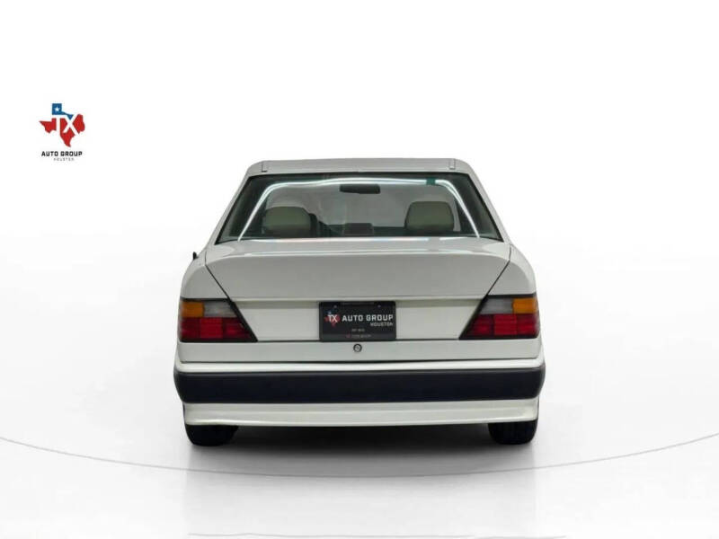 1990 Mercedes-Benz 300-Class 300 E