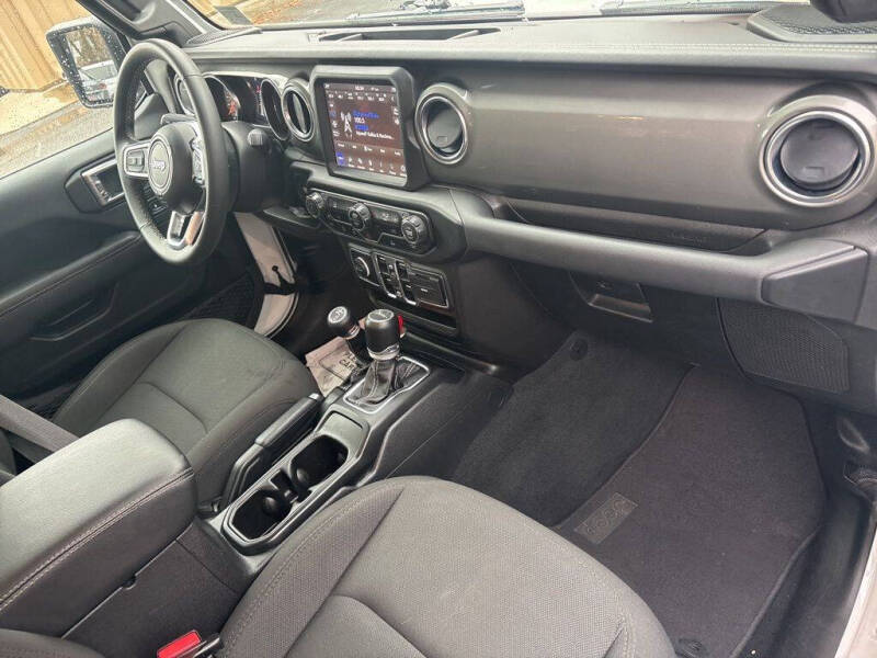 2023 Jeep Gladiator Overland