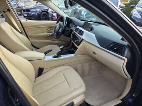 2012 BMW 3 Series 328i