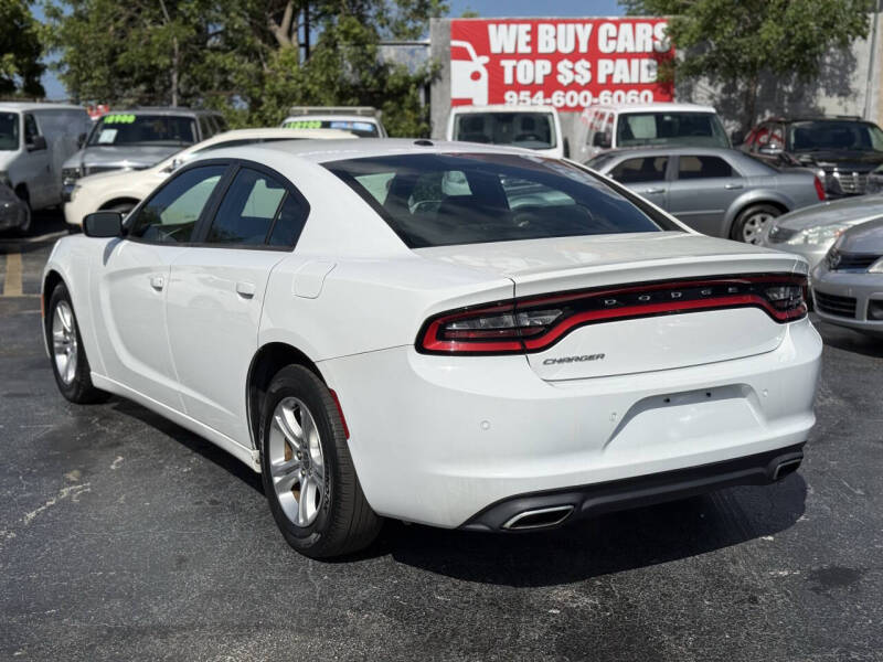 2016 Dodge Charger SE