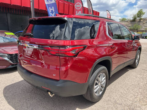 2023 Chevrolet Traverse LT Cloth