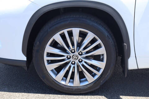 2022 Toyota Highlander Platinum
