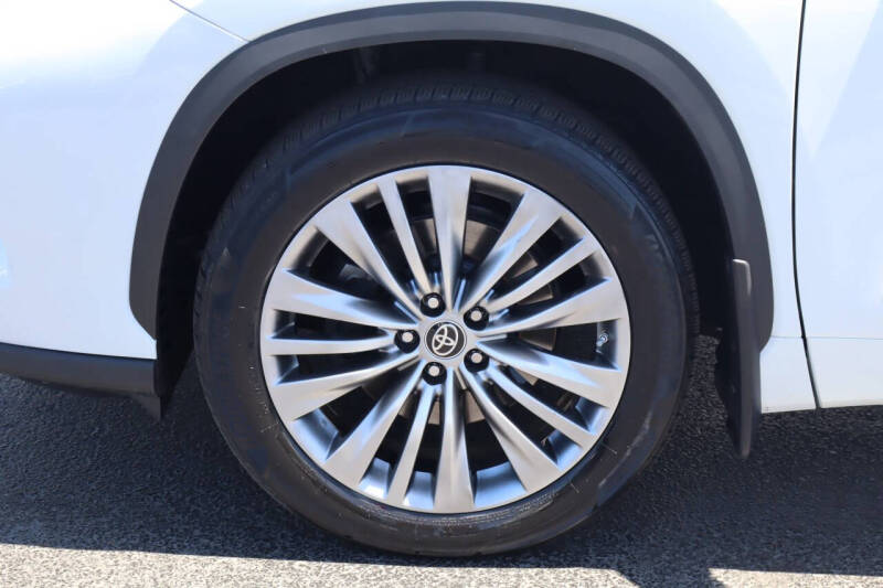 2022 Toyota Highlander Platinum