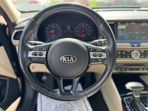 2017 Kia Cadenza Premium