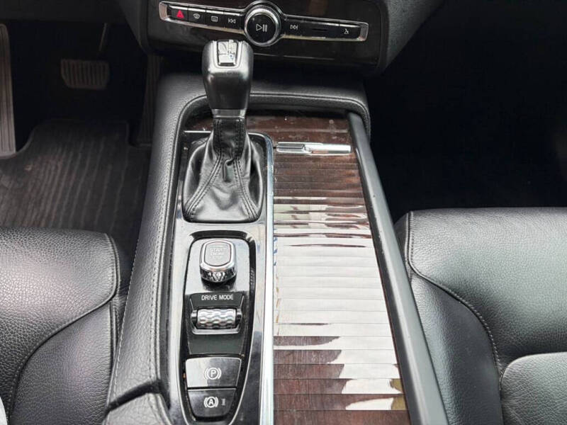 2018 Volvo XC90 T5 Momentum 7-Passenger