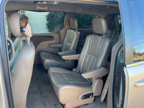 2014 Chrysler Town and Country Touring