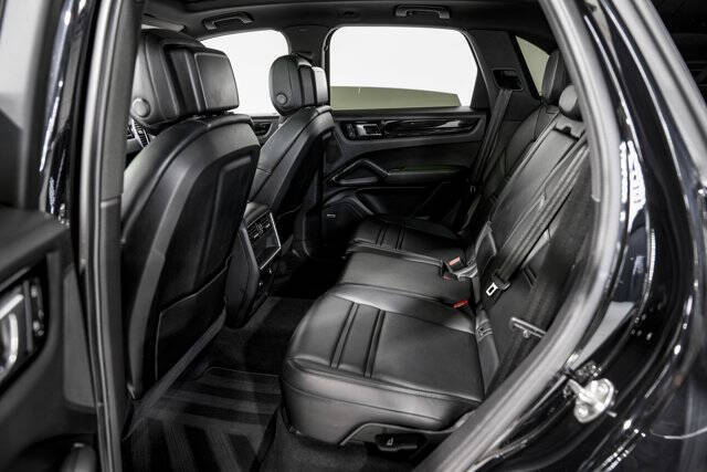 2022 Porsche Cayenne S