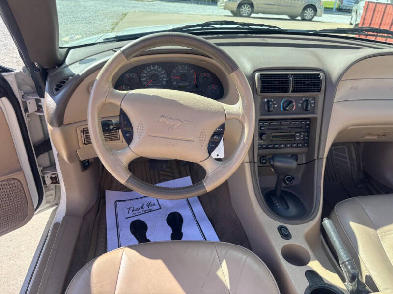 2003 Ford Mustang Deluxe