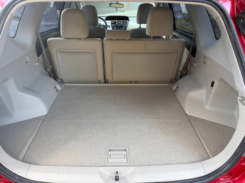 2012 Toyota Prius v Two