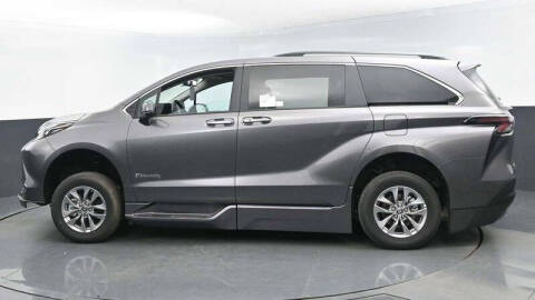 2024 Toyota Sienna XLE 7-Passenger