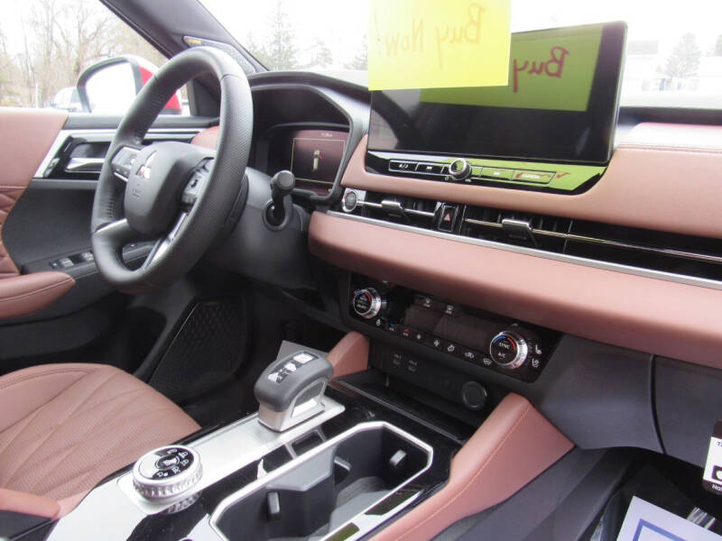 2025 Mitsubishi Outlander SEL