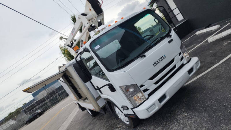 2017 Isuzu NRR