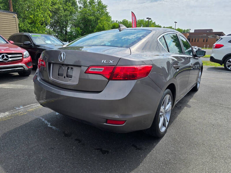 2013 Acura ILX 2.0L w/Tech