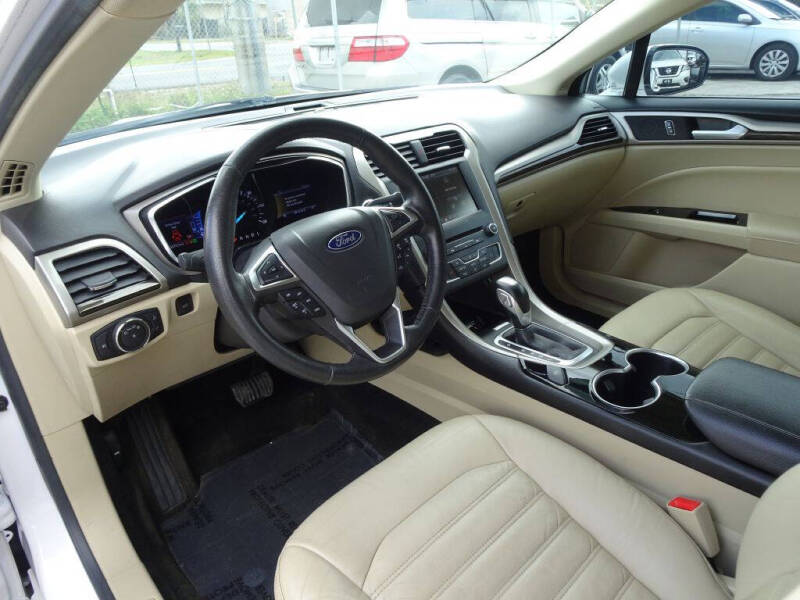 2016 Ford Fusion Hybrid SE