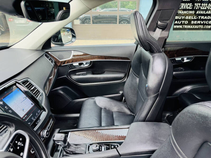2019 Volvo XC90 T6 Momentum