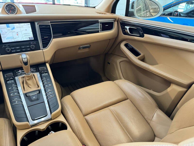 2017 Porsche Macan