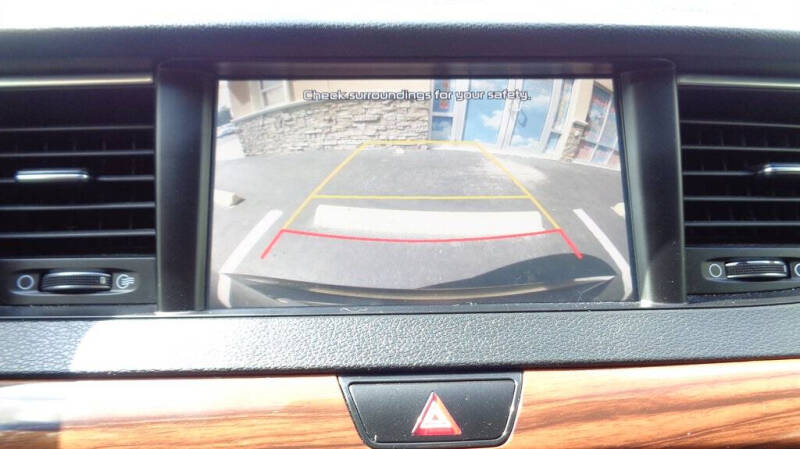 2017 Kia Cadenza Technology