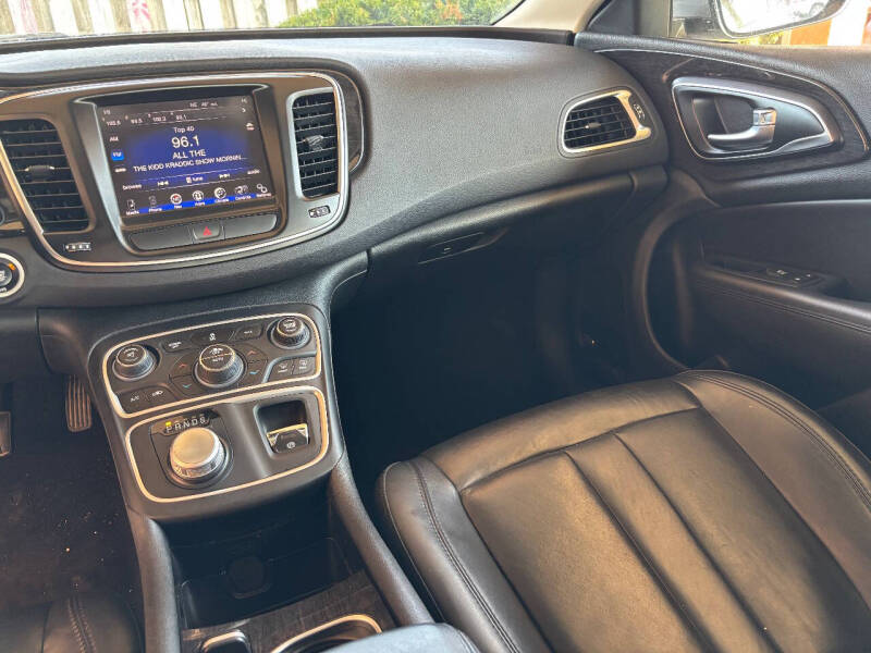 2016 Chrysler 200 C Platinum