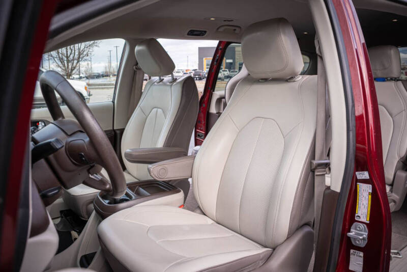 2021 Chrysler Voyager LXi
