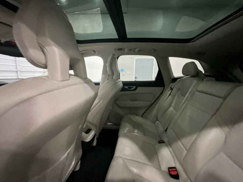 2018 Volvo XC60 T5 Momentum