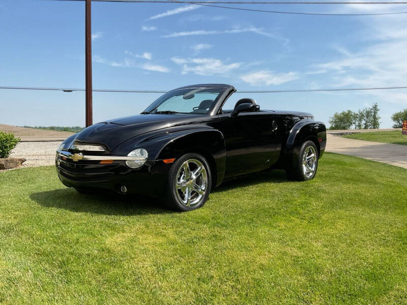 Used 2005 Chevrolet SSR Base with VIN 1GCES14H35B118271 for sale in Louisville, OH