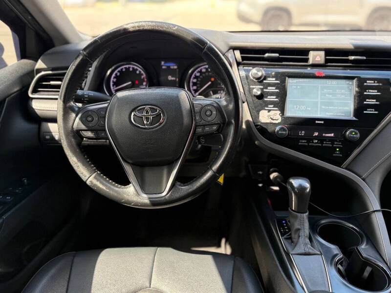2020 Toyota Camry SE