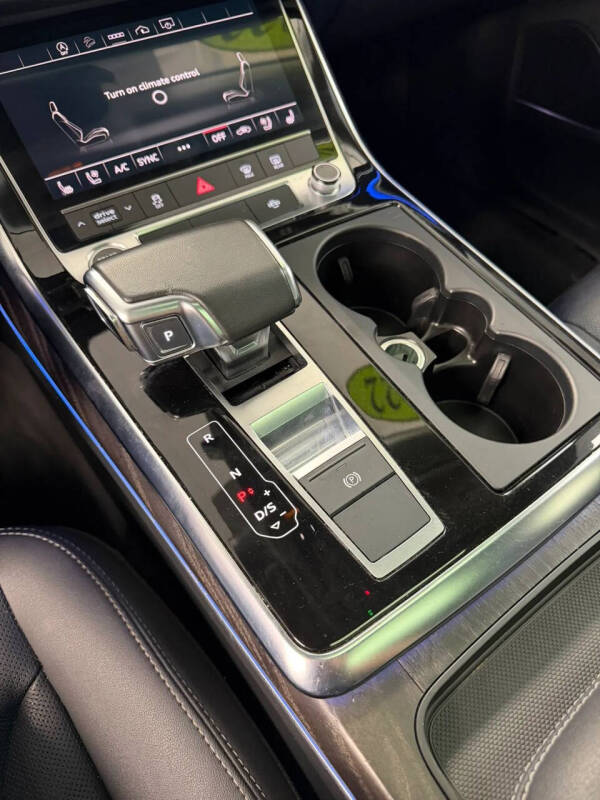 2022 Audi Q8 quattro Premium Plus 55 TFSI