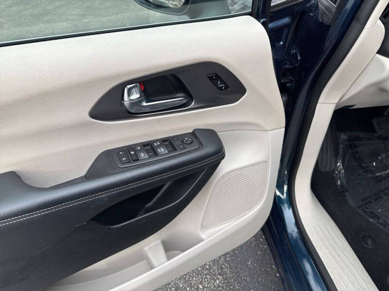 2023 Chrysler Pacifica Touring L