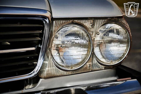 1988 Mercedes-Benz 560-Class 560 SL