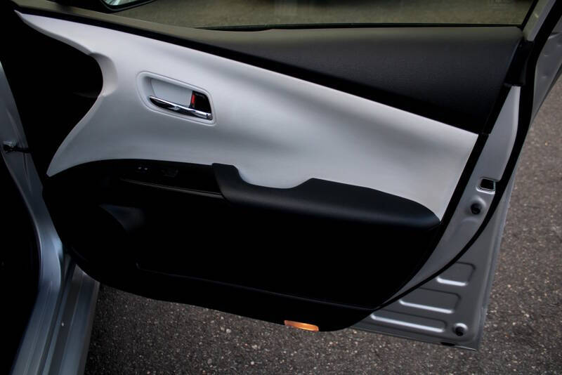 2020 Toyota Prius LE