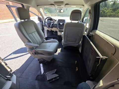 2013 Chrysler Town and Country Touring