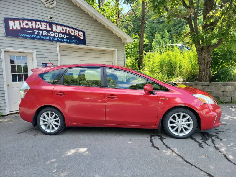 2013 Toyota Prius v Five