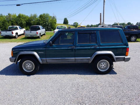 1995 Jeep Cherokee for sale at CAR-MART AUTO SALES in Maryville TN