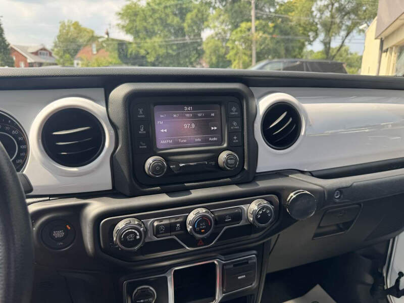 2021 Jeep Gladiator Sport
