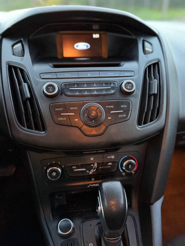 2017 Ford Focus SE