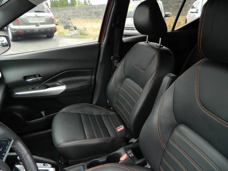 2019 Nissan Kicks SR