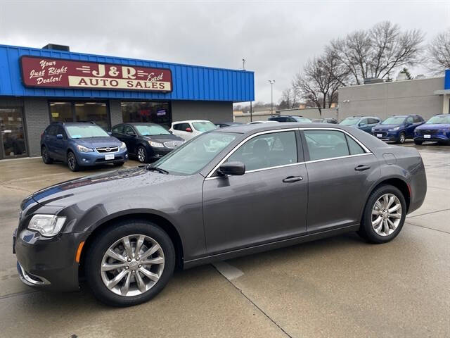 2017 Chrysler 300 Limited