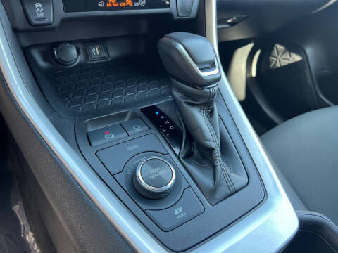 2023 Toyota RAV4 Hybrid SE