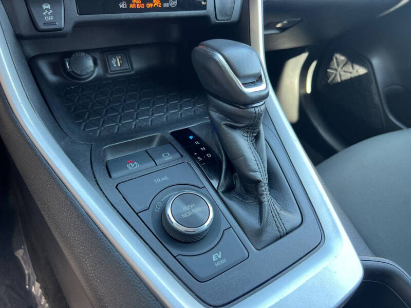 2023 Toyota RAV4 Hybrid SE