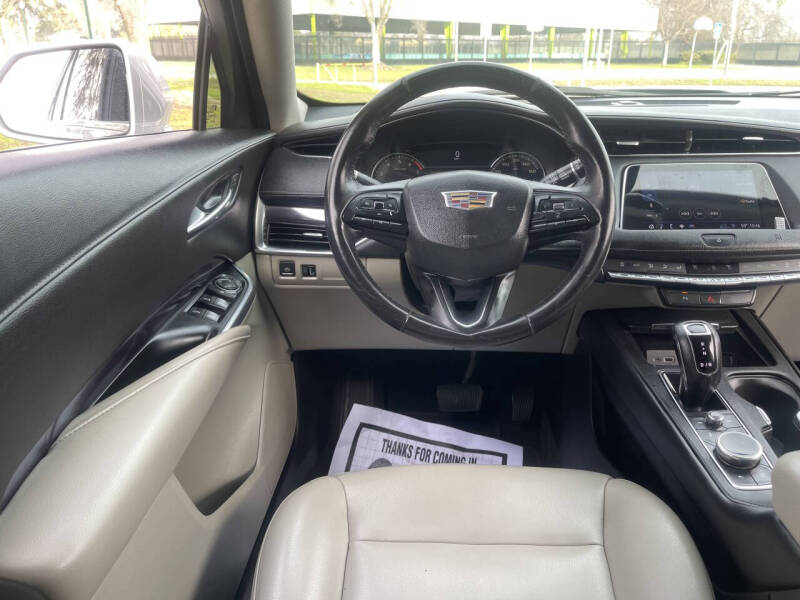 2019 Cadillac XT4 Luxury