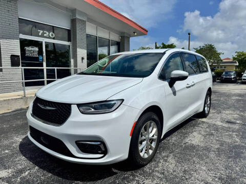 2023 Chrysler Pacifica Touring L