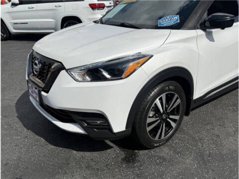 2020 Nissan Kicks SR
