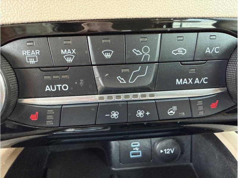 2022 Ford Escape Hybrid SEL