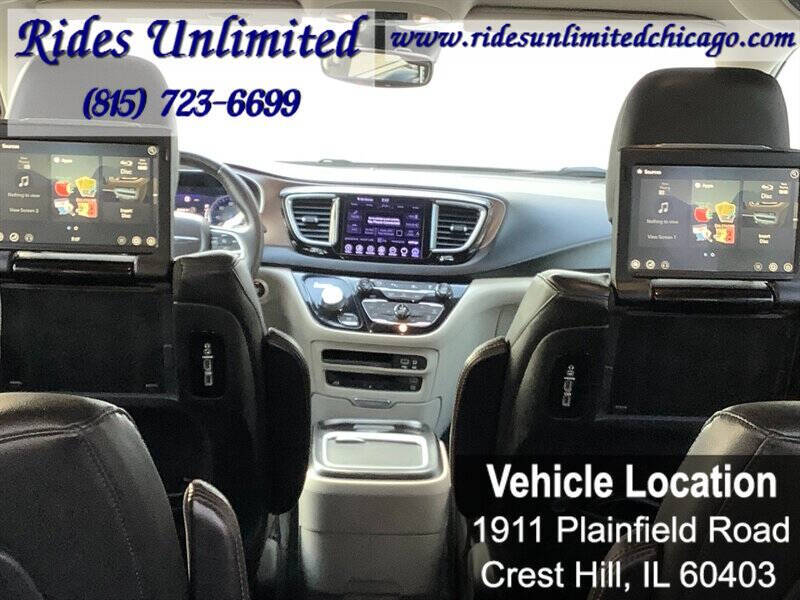 2017 Chrysler Pacifica Touring-L Plus
