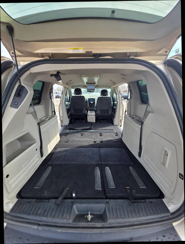 2012 Chrysler Town and Country Touring