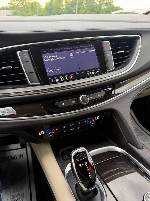 2021 Buick Enclave Essence