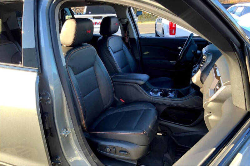 2023 GMC Acadia AT4