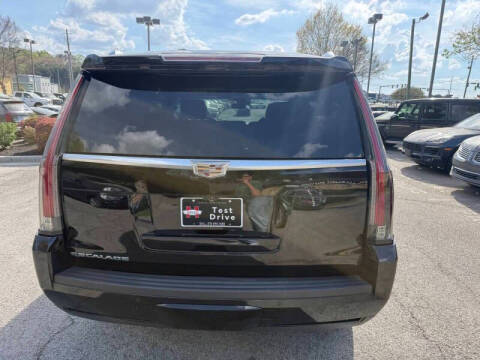 2017 Cadillac Escalade Luxury
