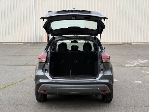 2023 Nissan Kicks S